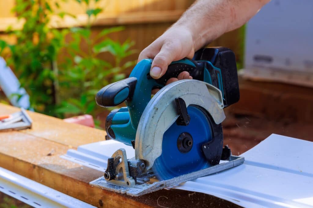 siding installation process cut vinyl siding panel to size before installed